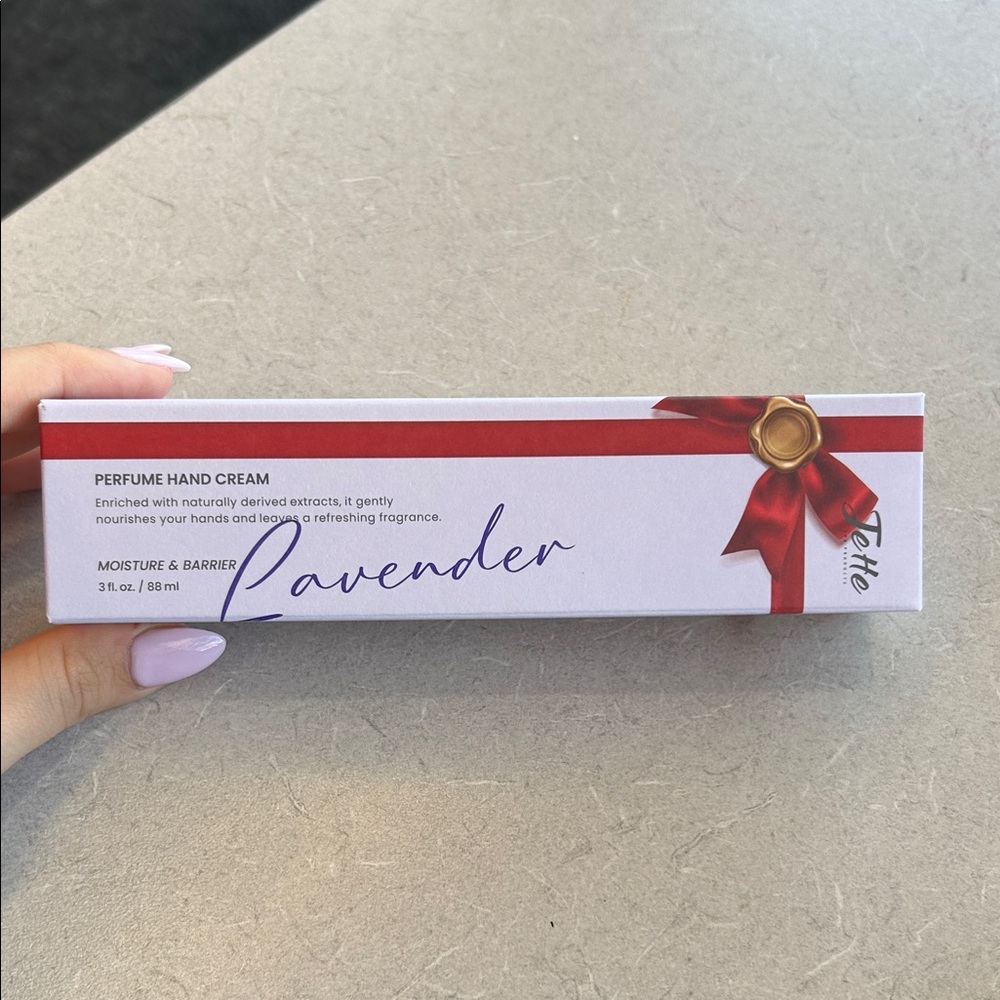 Jette Lavender Hand Cream with Red Accent